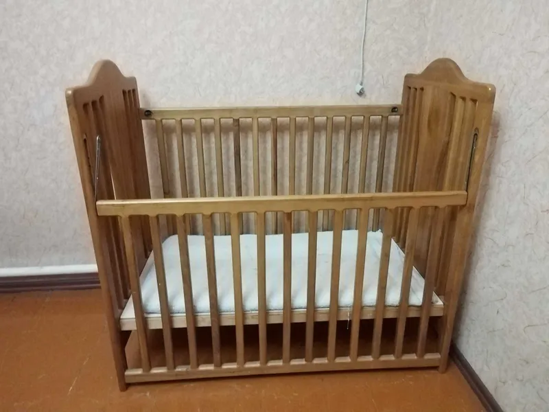 Детская кроватка из натульского дуба