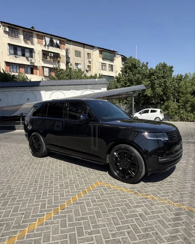 Range Rover P530 LWB 7 seats 2026 2 Range Rover P530 LWB 7 seats 2026 2
