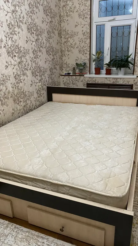 Кровать двуспальная + матрас и тумба 4