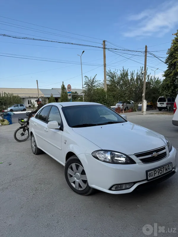 Jentra, белая, механика 1 Jentra, белая, механика 1