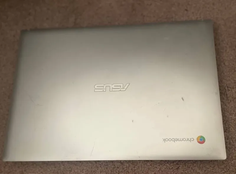 ASUS notbuk sotiladi