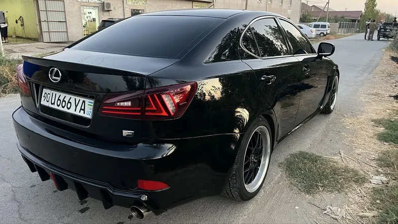 Автомобиль LEXUS F SPORT, стилизованный под ракету 3 Автомобиль LEXUS F SPORT, стилизованный под ракету 3