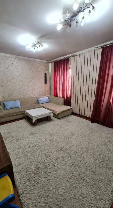 Продаётся 4-комнатная квартира в Мирабадском районе, ул. Чехова