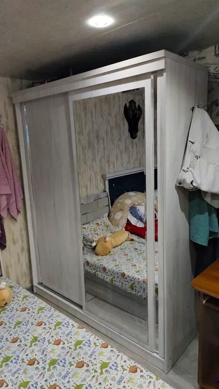 Kupe shkaf 150$. Krovati va matras 100$ nuqsonsiz! 2