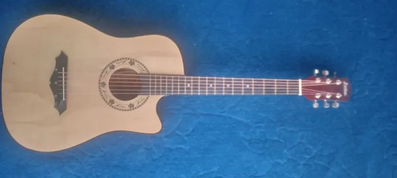 Gitara Akustik (felyis)