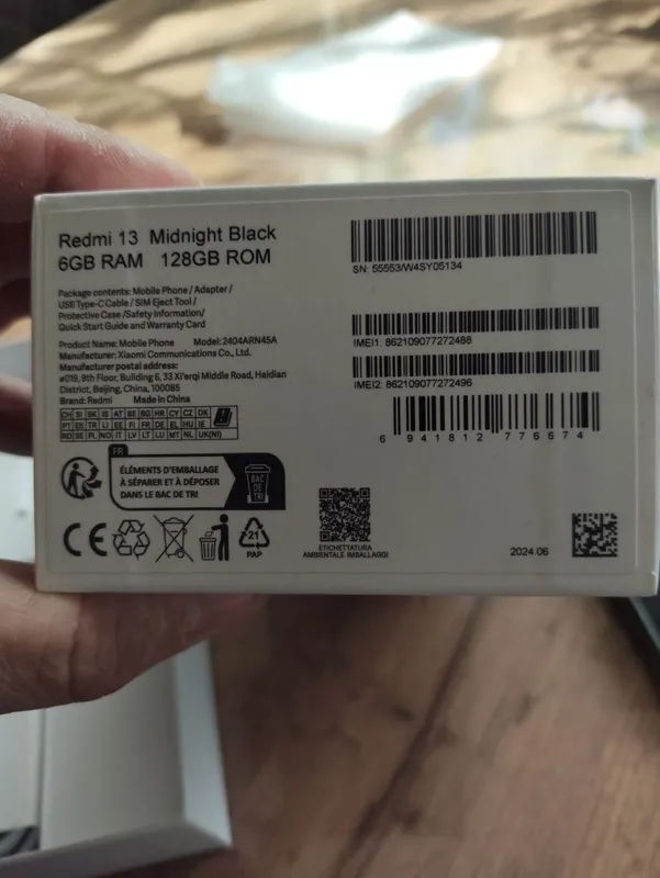Продам смартфон Redmi 13