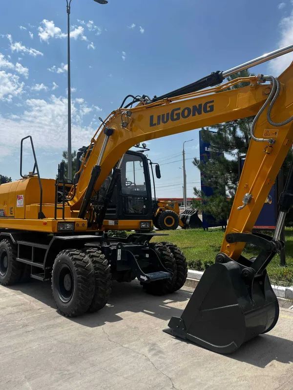 Экскаватор колесный Liugong W915E. Рассрочка Предоплата 30%. — фото 1