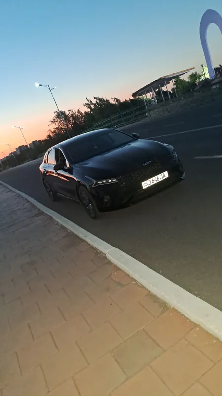 Kia K5 sotiladi 3 Kia K5 sotiladi 3