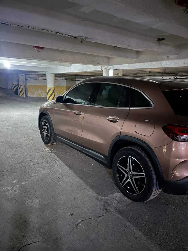 продаётся Mercedes-Benz EQA 300 2