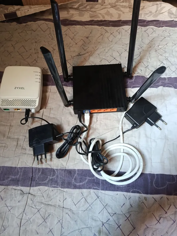 Продам роутер Wi-Fi роутер 5G 1 Продам роутер Wi-Fi роутер 5G 1
