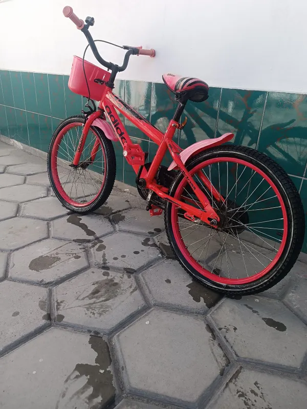 Velosiped sotiladi xolati yaxshi. Qizaloqlarga 3 Velosiped sotiladi xolati yaxshi. Qizaloqlarga 3