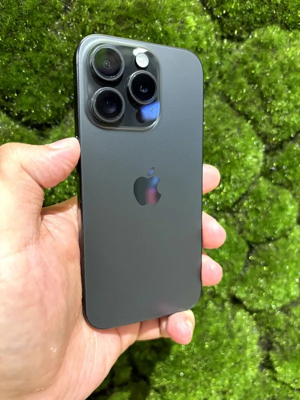 Iphone 15 pro 256GB 89% yomkost