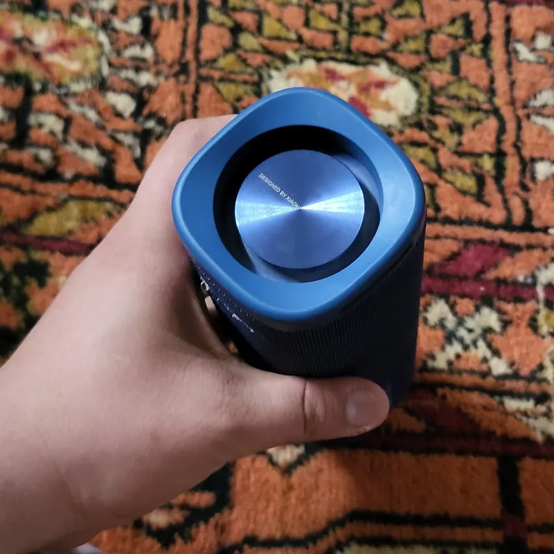 Портативный колонки Xiaomi Sound Outdoor в синем цвете. — фото 2
