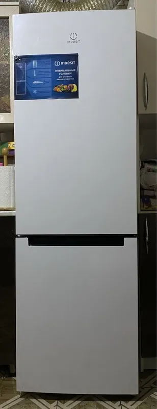 Холодильник Indesit 1