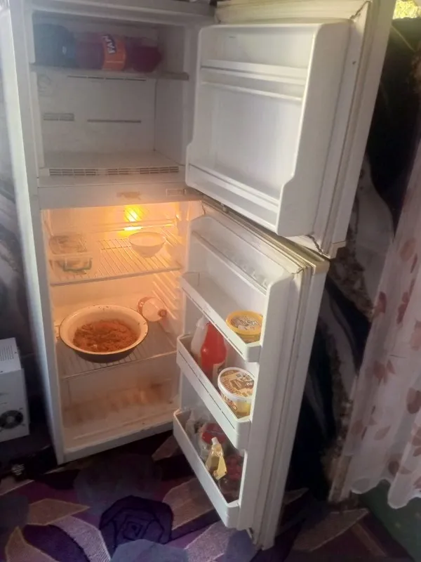 Продам б/у холодильник в хорошем состоянии.