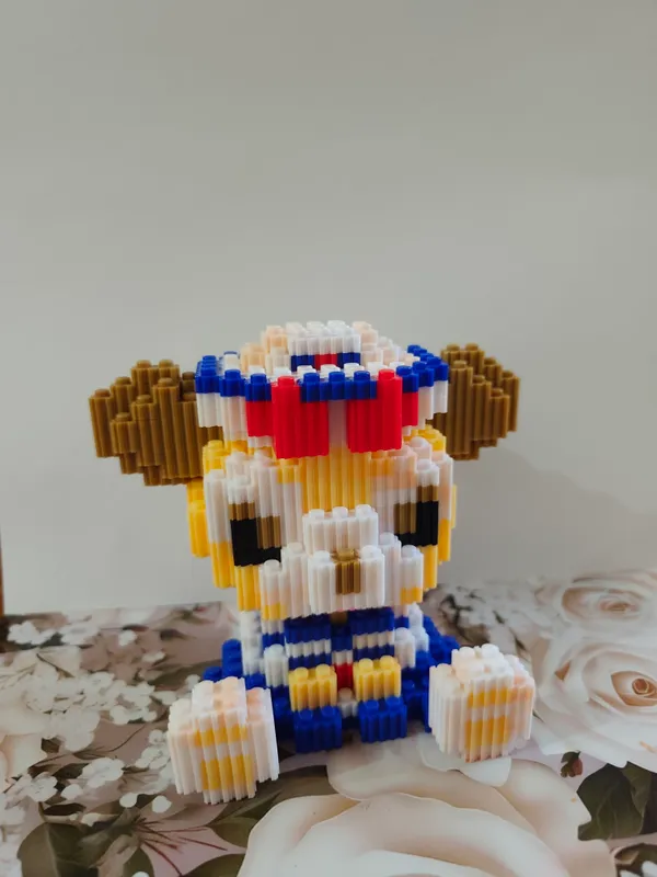 Yangi yig‘ilgan LEGO figuralari. Bittasining narxi 2 Yangi yig‘ilgan LEGO figuralari. Bittasining narxi 2