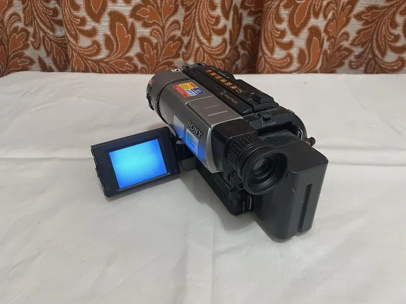 Sony Handycam Vision CCD-TRV65 (NTSC). — фото 1
