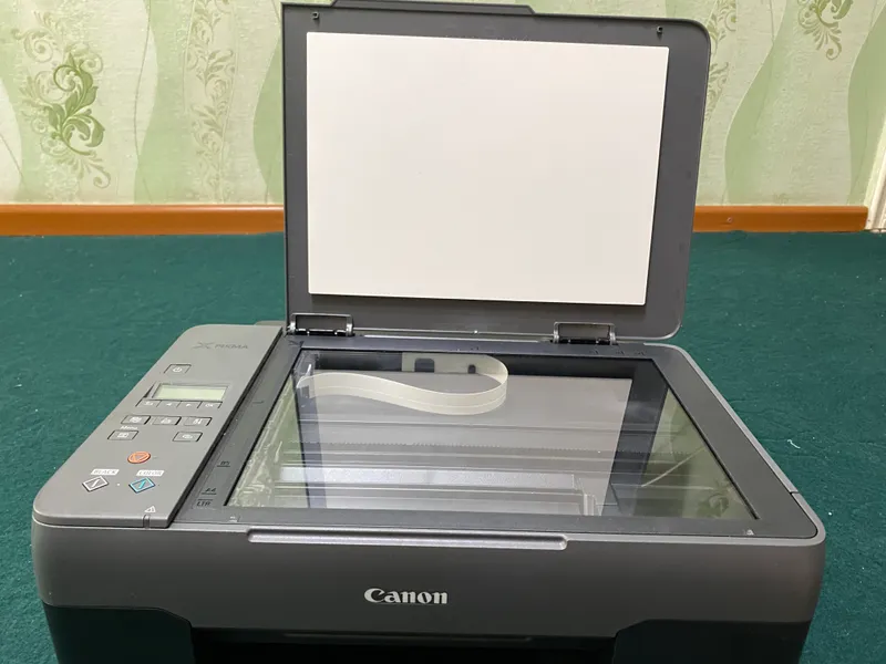 Продаётся цветной принтер срочно 1 Продаётся цветной принтер срочно 1