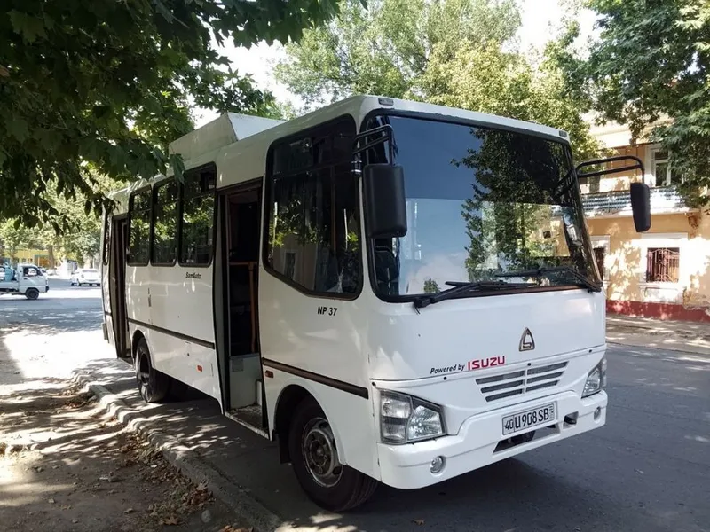 Isuzu Np37 2015 yili 1