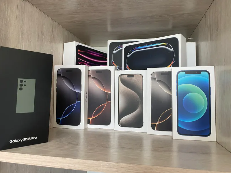 Каробки от Iphone