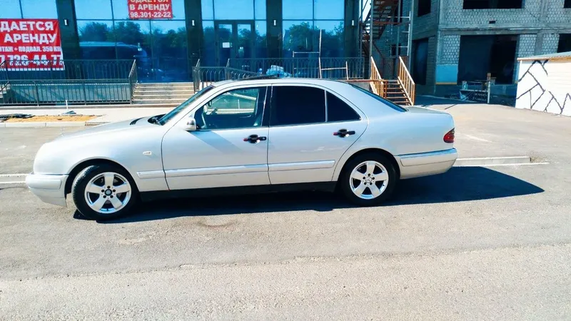 Mercedes 210. продаётся 1996 год — фото 1