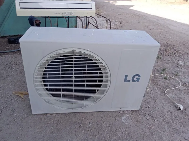 продается кондиционер LG корейский