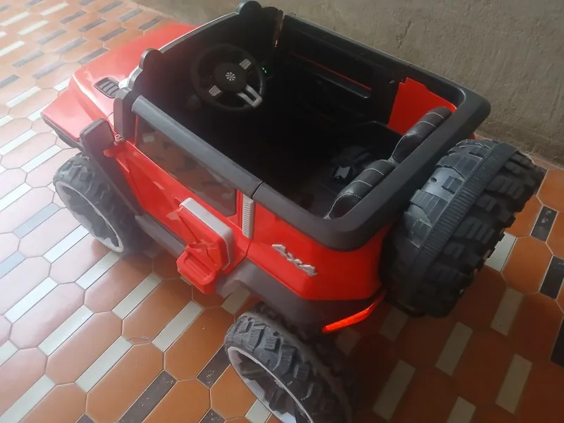 Bolalar uchun mashina pulti bilan,max 40 kg gacha — фото 2