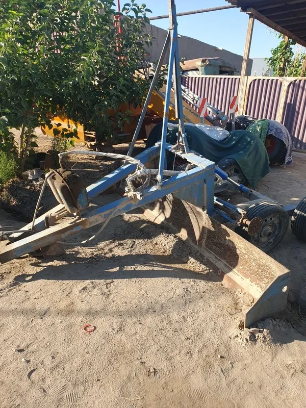 MTZ 80.1 lazerni yer tekislagichi bilan 4 MTZ 80.1 lazerni yer tekislagichi bilan 4