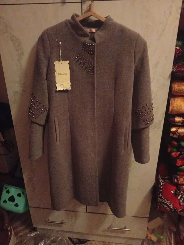 ayollar paltos sotilad kiylmagan holat yangi