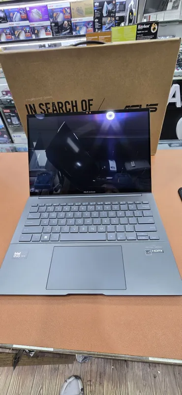 Ультрабук ASUS Zenbook 14 OLED Q415M