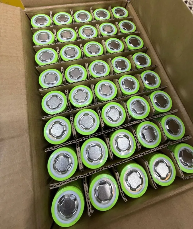 Lifepo4 battery 3.2V 15ah 2 Lifepo4 battery 3.2V 15ah 2
