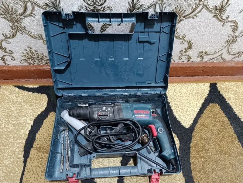 Перфоратор BOSCH