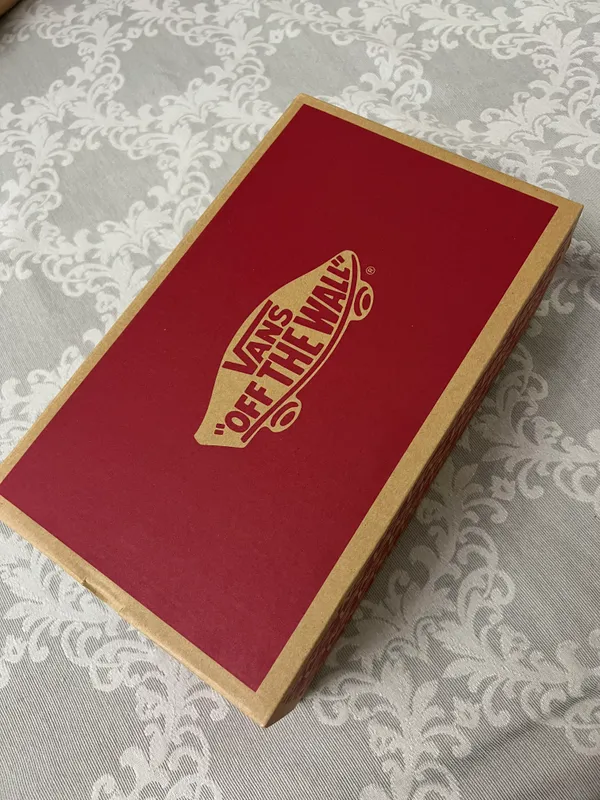 Mutlaqo yangi original Vans 37 sotaman 1