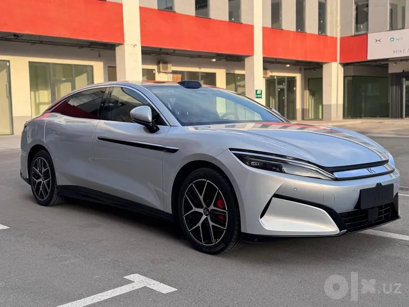 Срочно продаётся BYD Xan 6 Срочно продаётся BYD Xan 6