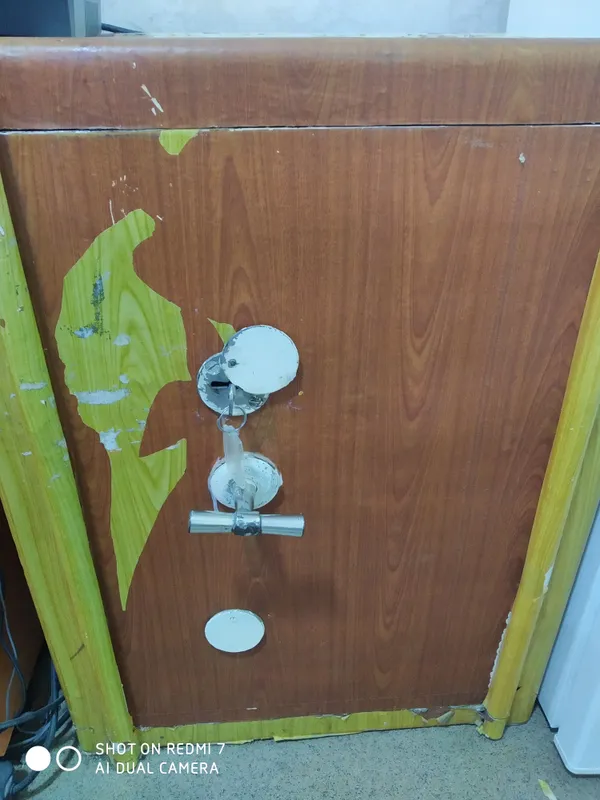 ichida 2 ta bo‘limli yong‘inga chidamli seyf ichida 2 ta bo‘limli yong‘inga chidamli seyf