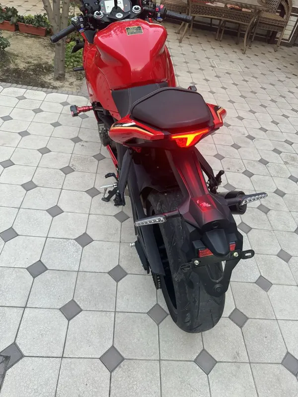 QJ Moto 600 SS. 6