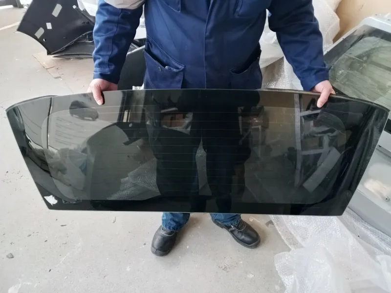 Orqa Bagaj Oynasi Dongfeng EP 008. Orginal Orqa Bagaj Oynasi Dongfeng EP 008. Orginal