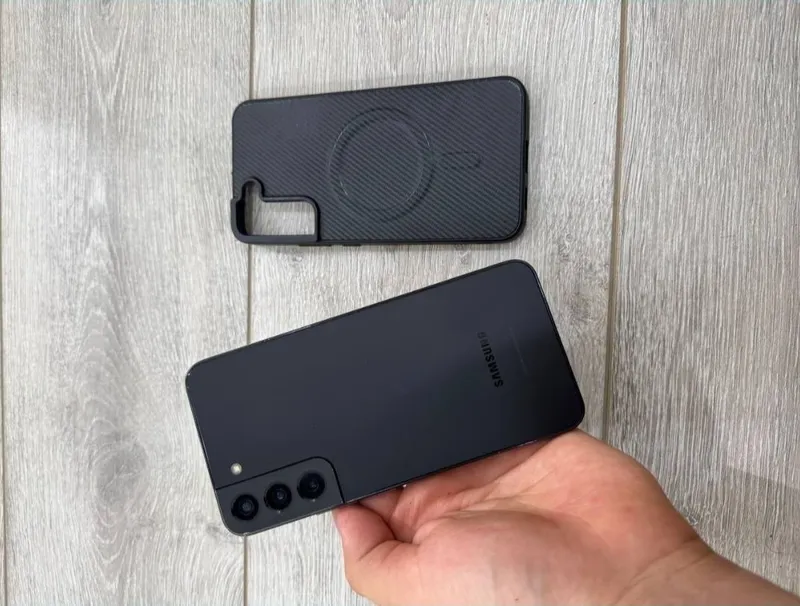Samsung galaxy S22 + 1 Samsung galaxy S22 + 1