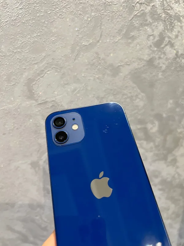 Iphone 12 .