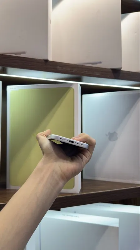 iphone 17 pro naxtka 5