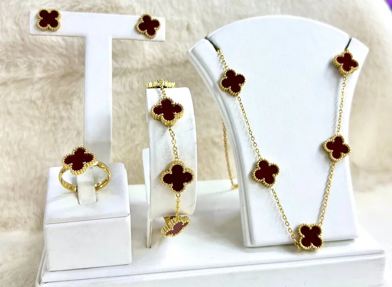 Набор бижутерии Van Cleef 2