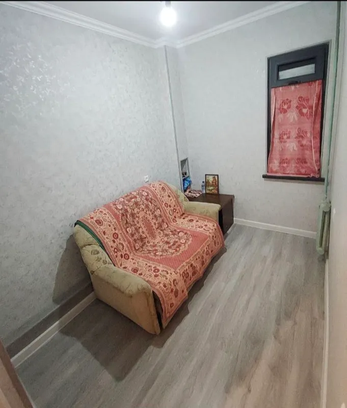 продается 1в2к (45кв.м) 1/1/4, нов. ремонт, лоджия — фото 4