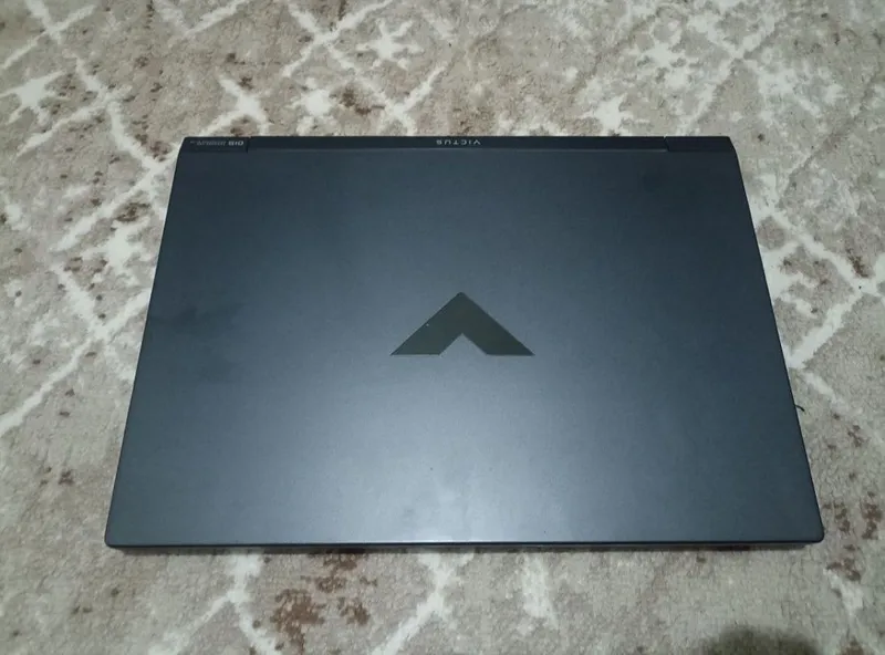 HP victus i7 512/16