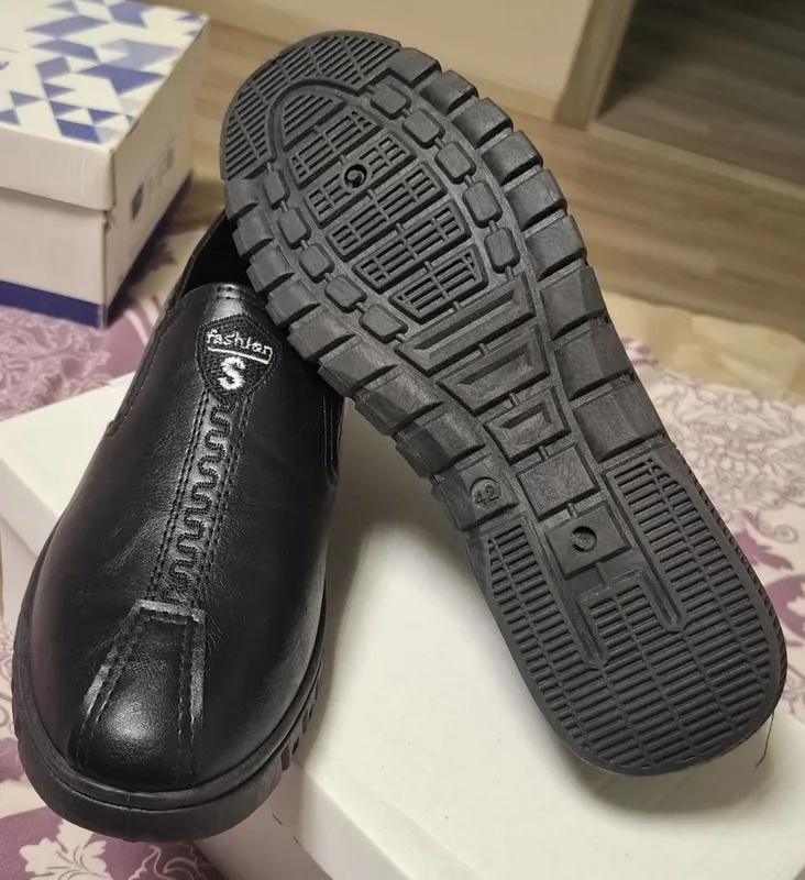 Черные мужские туфли бренда SRI Fashion — фото 2
