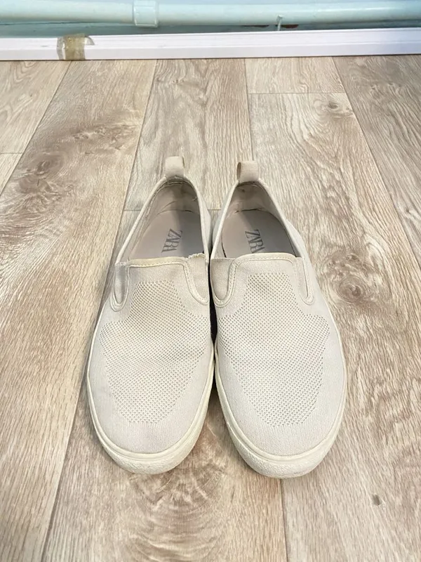 Белые кеды Zara