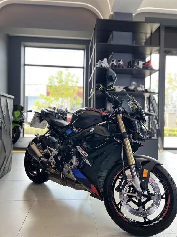 BMW S1000R restyling 5 BMW S1000R restyling 5