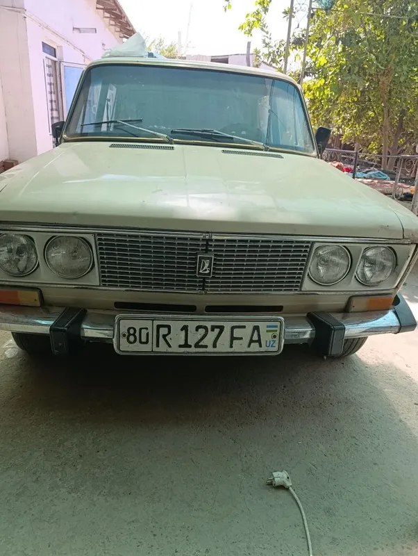 Vaz 2106 sotiladi srochni 1
