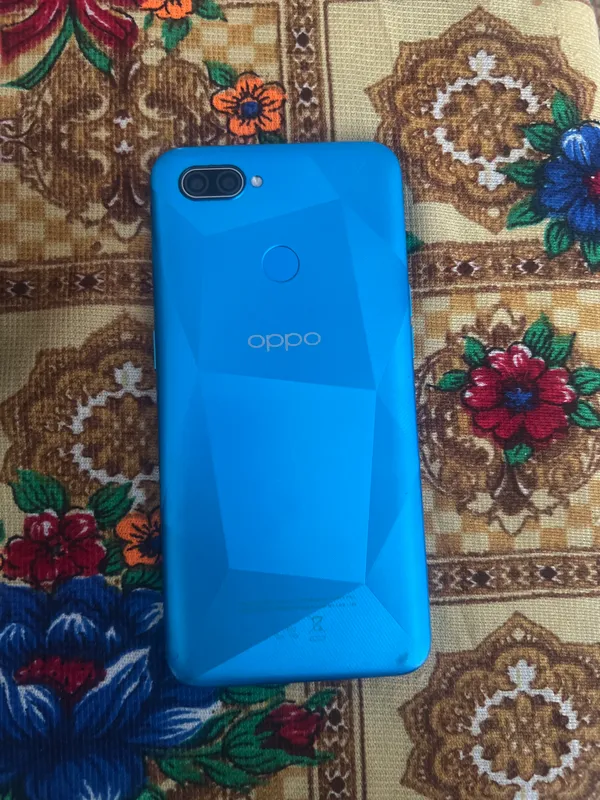 Oppo A12.versiyasi 9. Xotira 32 GB