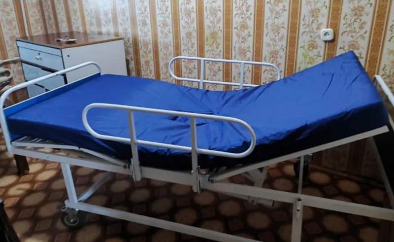 Ko'p funksiyalarga ega tibbiyot krovati. 5