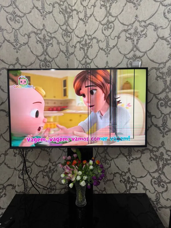 Телевизор LG 1
